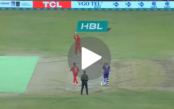 [Watch] Azam Khan Stuns The Crowd With A Jumping Catch To Jolt Quetta Gladiators